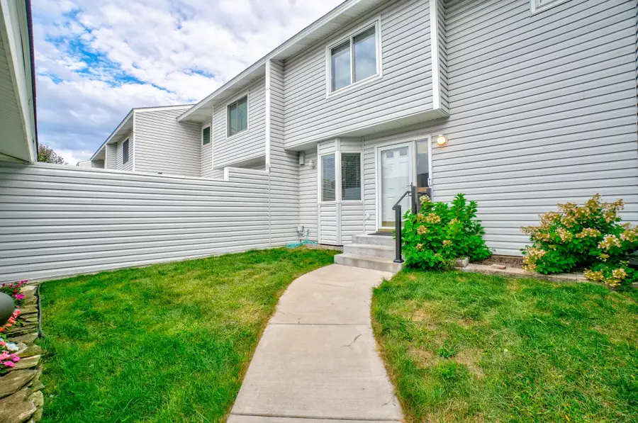 2174 Tower Court, Woodbury, MN 55125 - #2