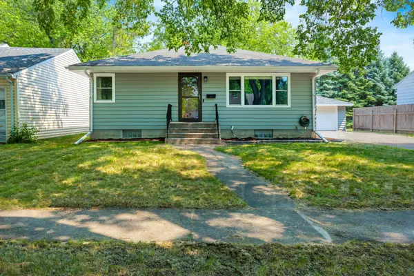 1124 10 1/2 Street N, Moorhead, MN 56560