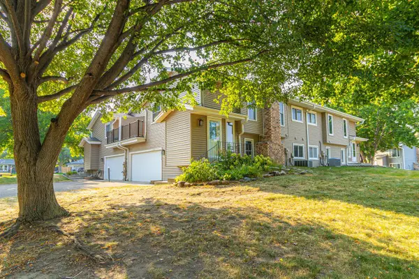 16211 Flagstaff Court S, Lakeville, MN 55068