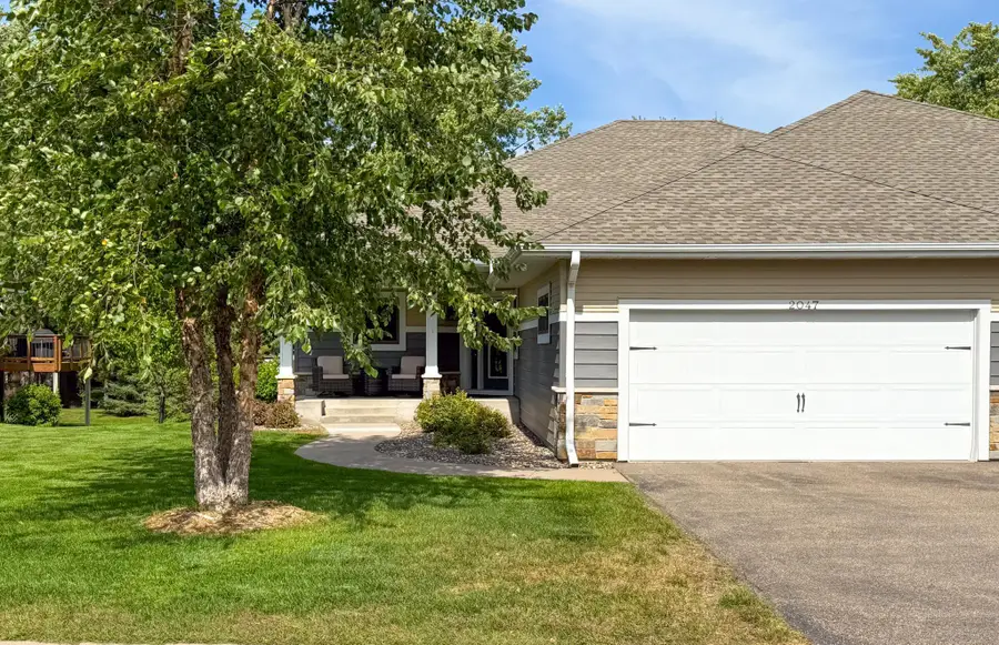 2047 Goodview Avenue N, Oakdale, MN 55128 - #3