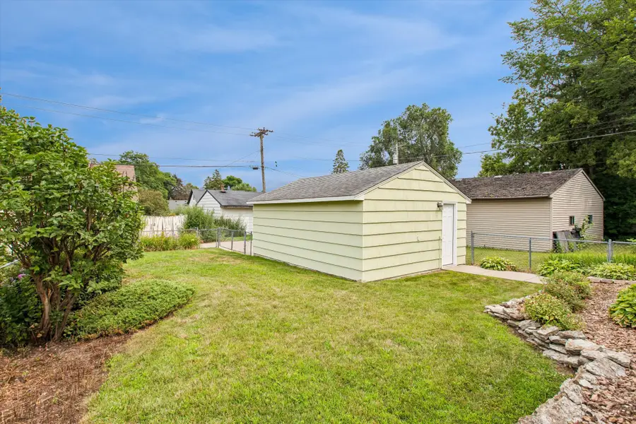 418 17th Avenue N, South Saint Paul, MN 55075 - #3