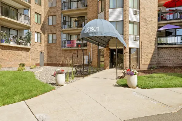 2601 Kenzie Terrace #412, Saint Anthony, MN 55418