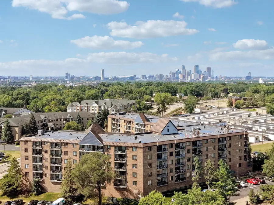 2601 Kenzie Terrace #412, Saint Anthony, MN 55418 - #3