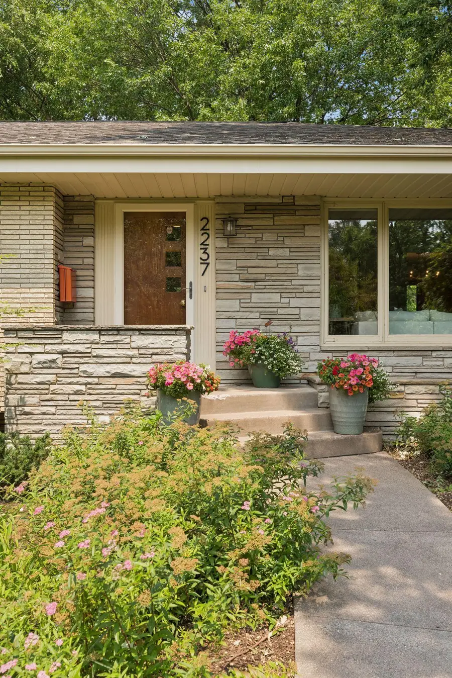 2237 Edgcumbe Road, Saint Paul, MN 55116 - #2