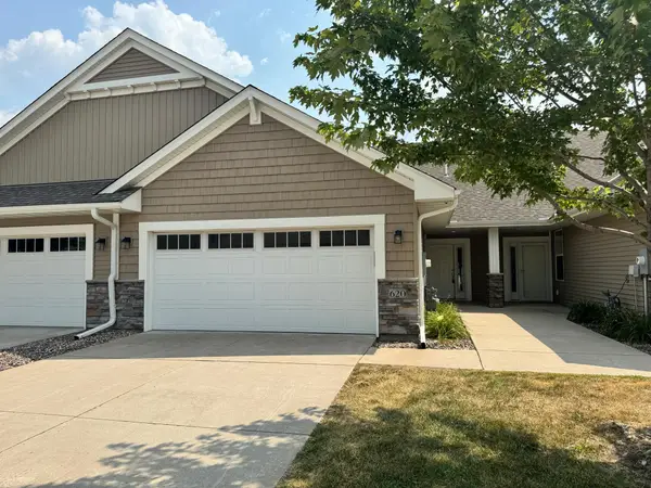 620 Liberty Way, Vadnais Heights, MN 55127