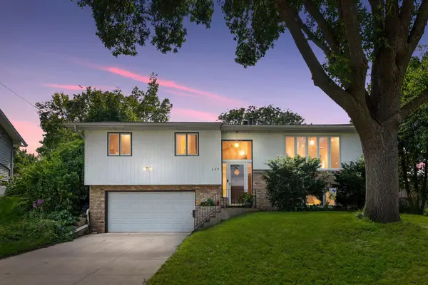 725 W 1st Street, Waconia, MN 55387