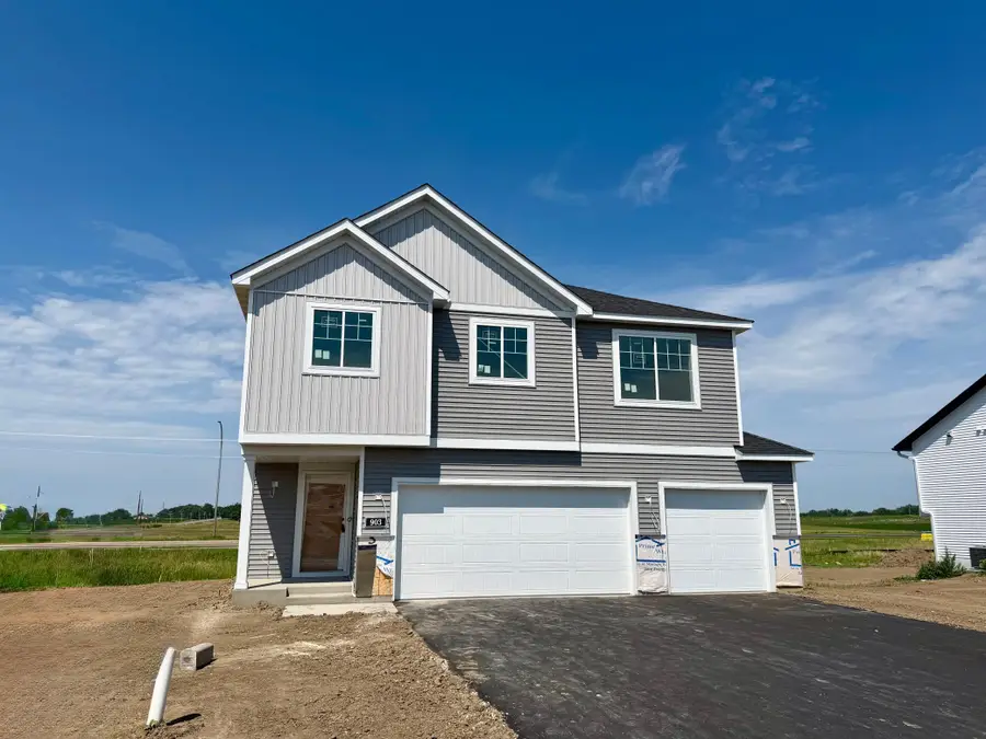 1821 Pierce Street S, Cambridge, MN 55008 - #2