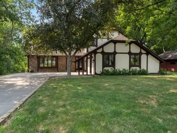 4563 Ches Mar Drive, Eagan, MN 55123