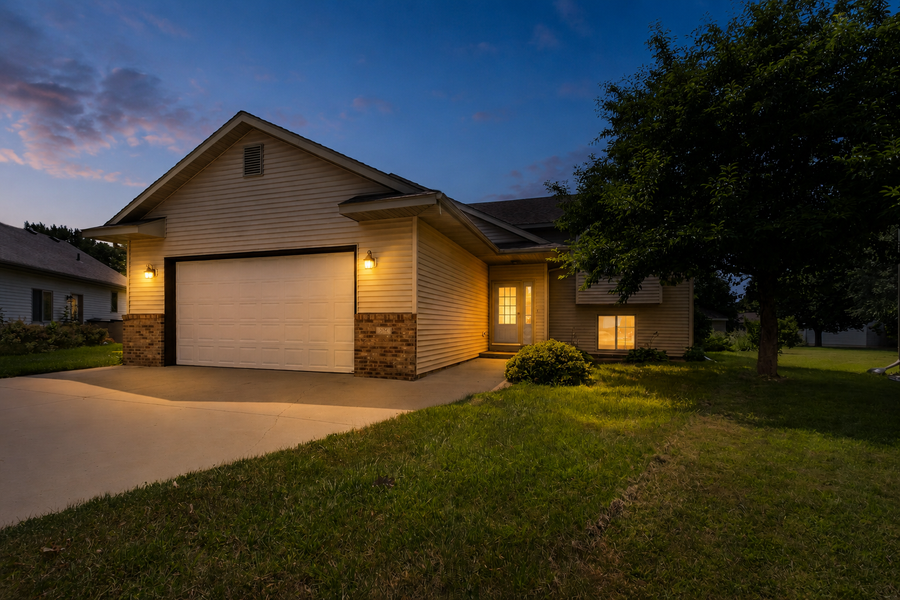 206 Hunters Court, Eagle Lake, MN 56024 - #2
