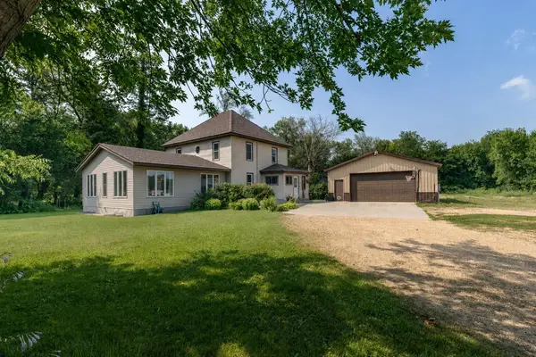 1024 Le Center Street, Le Center, MN 56057