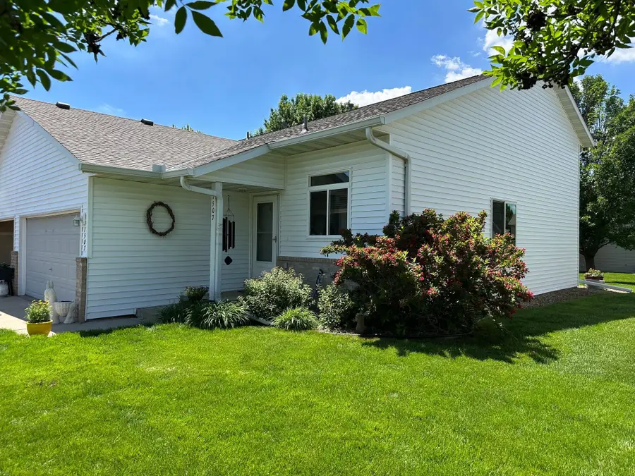 1507 Dublin Court, Shakopee, MN 55379 - #2