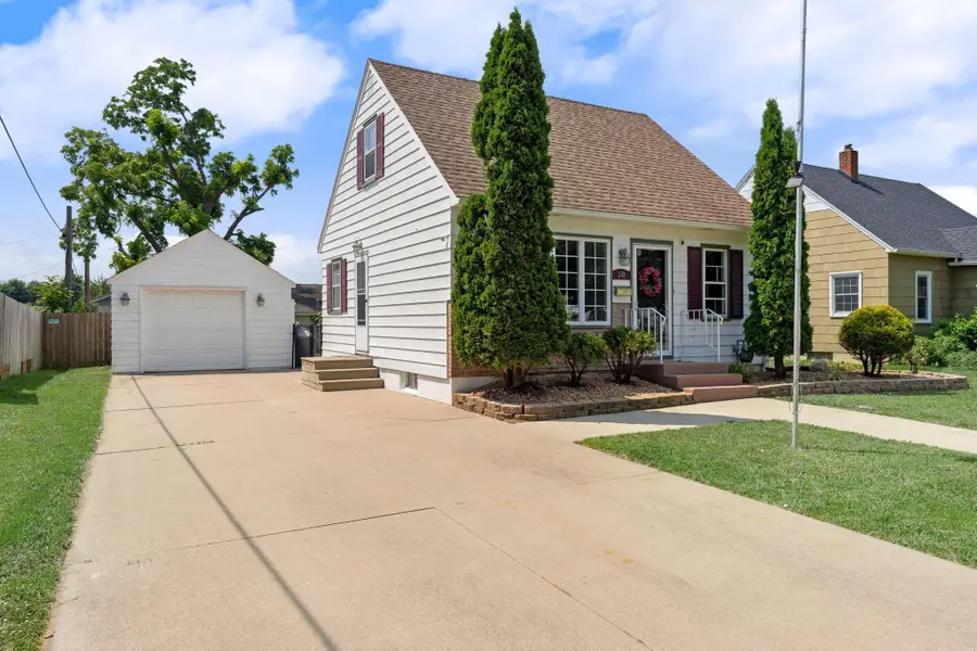 302 16th Street Se, Austin, MN 55912 - #3