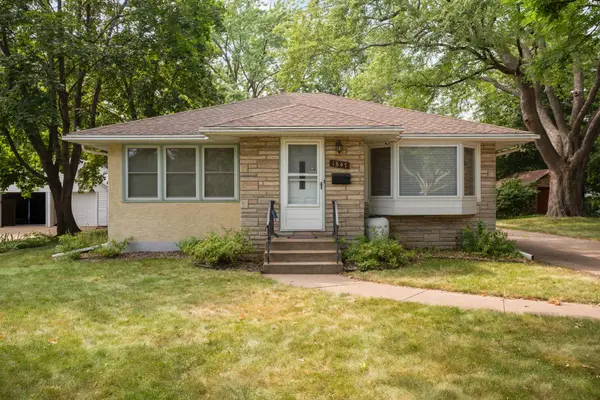 1847 Fernwood Street, Roseville, MN 55113