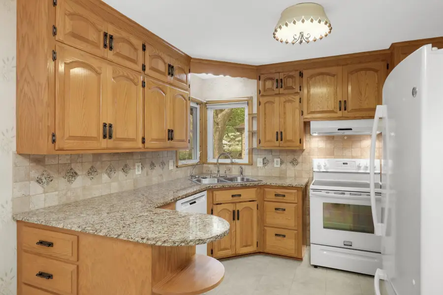 1847 Fernwood Street, Roseville, MN 55113 - #3