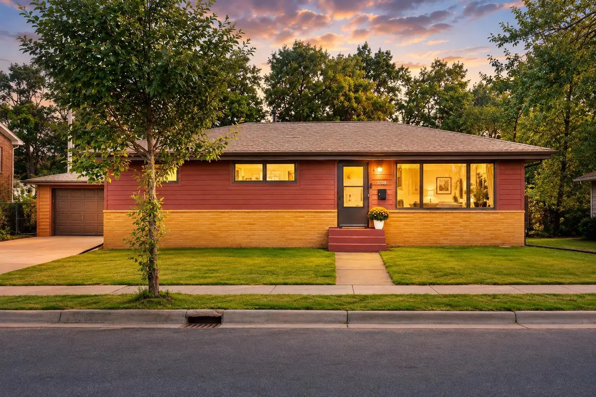 1208 36 1/2 Avenue Ne, Minneapolis, MN 55418 - #1