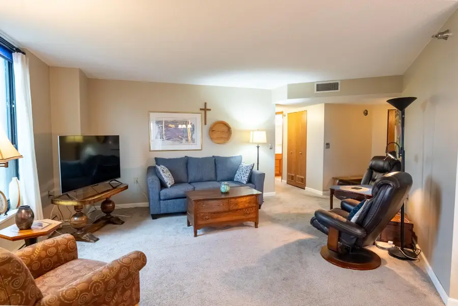 6615 Lake Shore Drive S #917, Richfield, MN 55423 - #2
