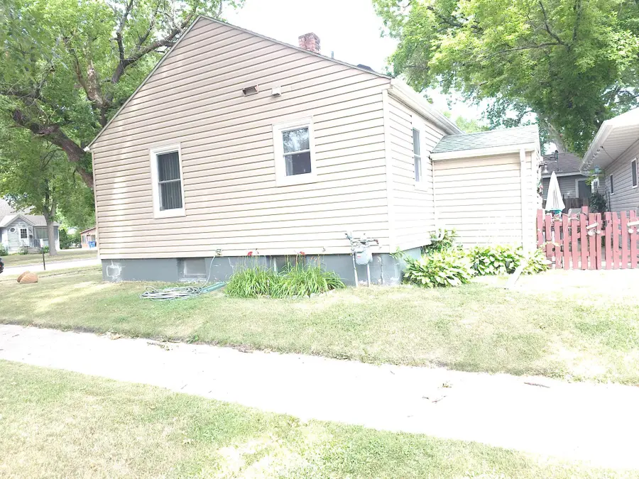 304 13th Street N, Moorhead, MN 56560 - #3