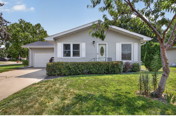 105 1st Street Se, Plainview, MN 55964