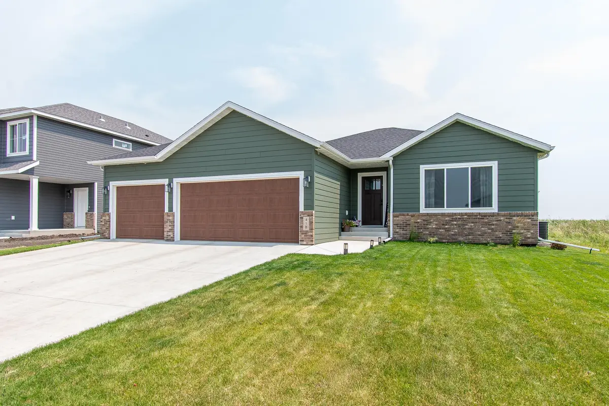 418 Lionheart Drive, Horace, ND 58047 - #1