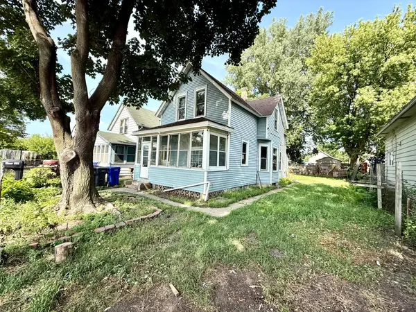 866 Duluth Street, Saint Paul, MN 55106