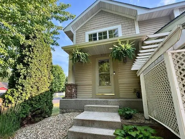 701 S Oaks Drive, Hastings, MN 55033 - #3