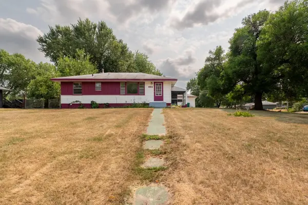 632 113th Avenue Nw, Coon Rapids, MN 55448
