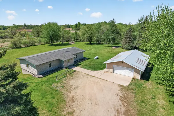 36050 University Avenue Ne, Cambridge, MN 55008