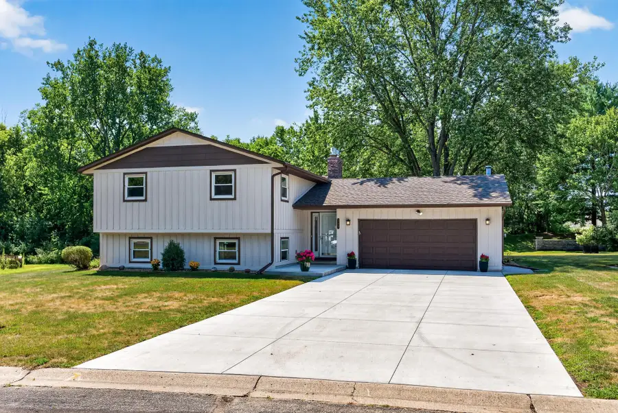 460 Hawes Avenue, Vadnais Heights, MN 55127 - #3