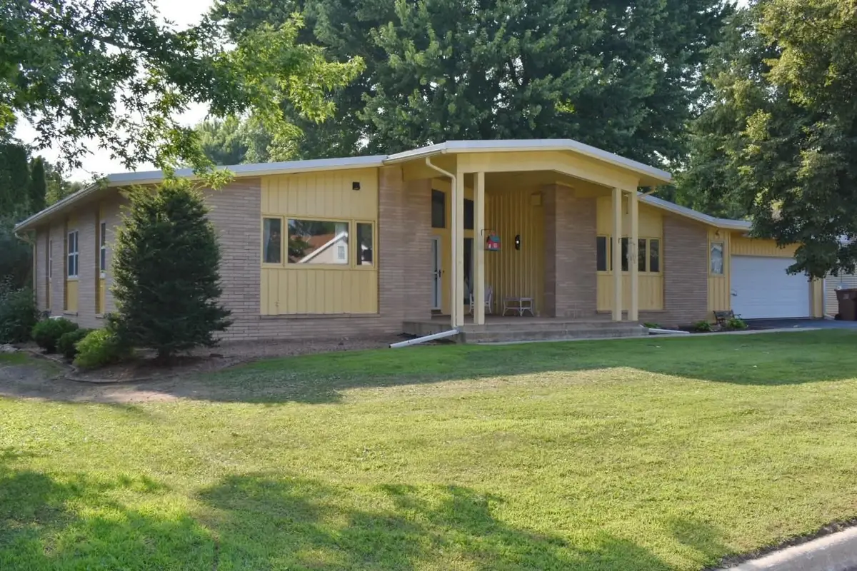 304 Independence Avenue S, Clarks Grove, MN 56016 - #1