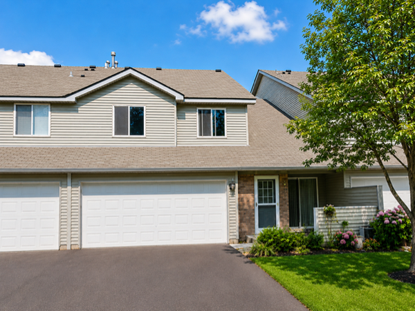4884 Helena Lane N #2, Oakdale, MN 55128