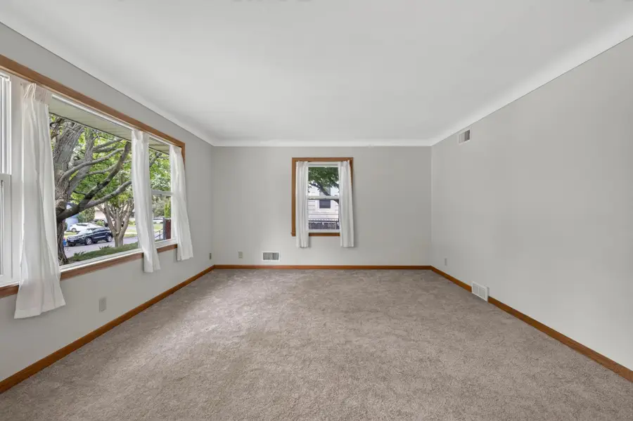 2093 Sherwood Avenue, Saint Paul, MN 55119 - #2