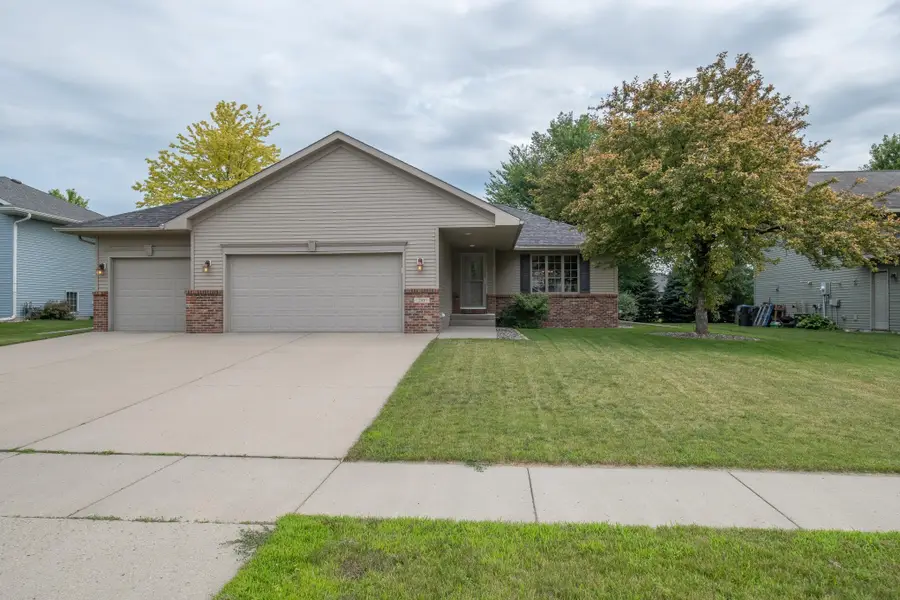 240 Grovebrook Circle, Mankato, MN 56001 - #3