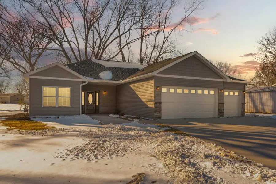 2702 Park Avenue Nw, Faribault, MN 55021 - #3