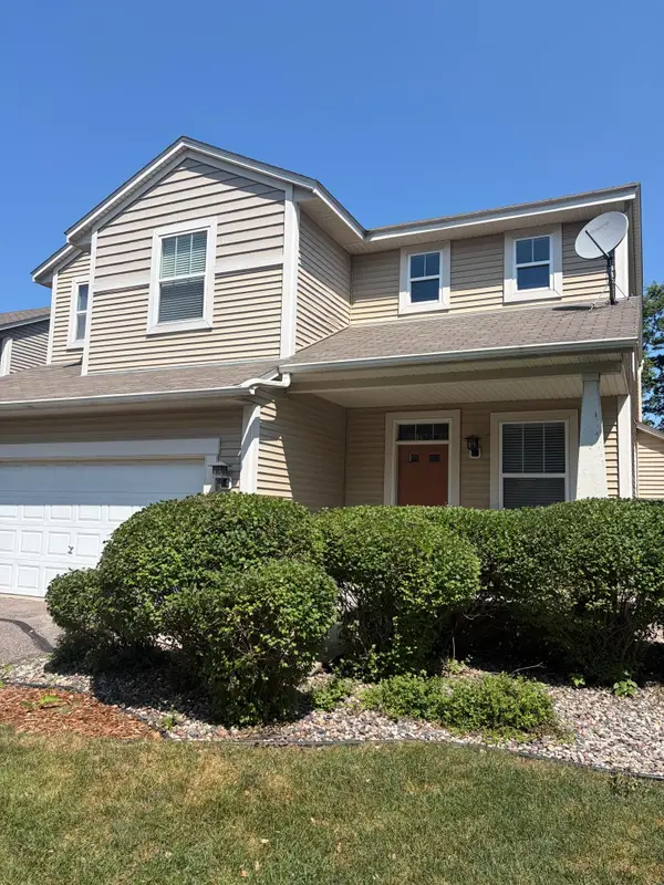 728 Newberry Lane, Chaska, MN 55318