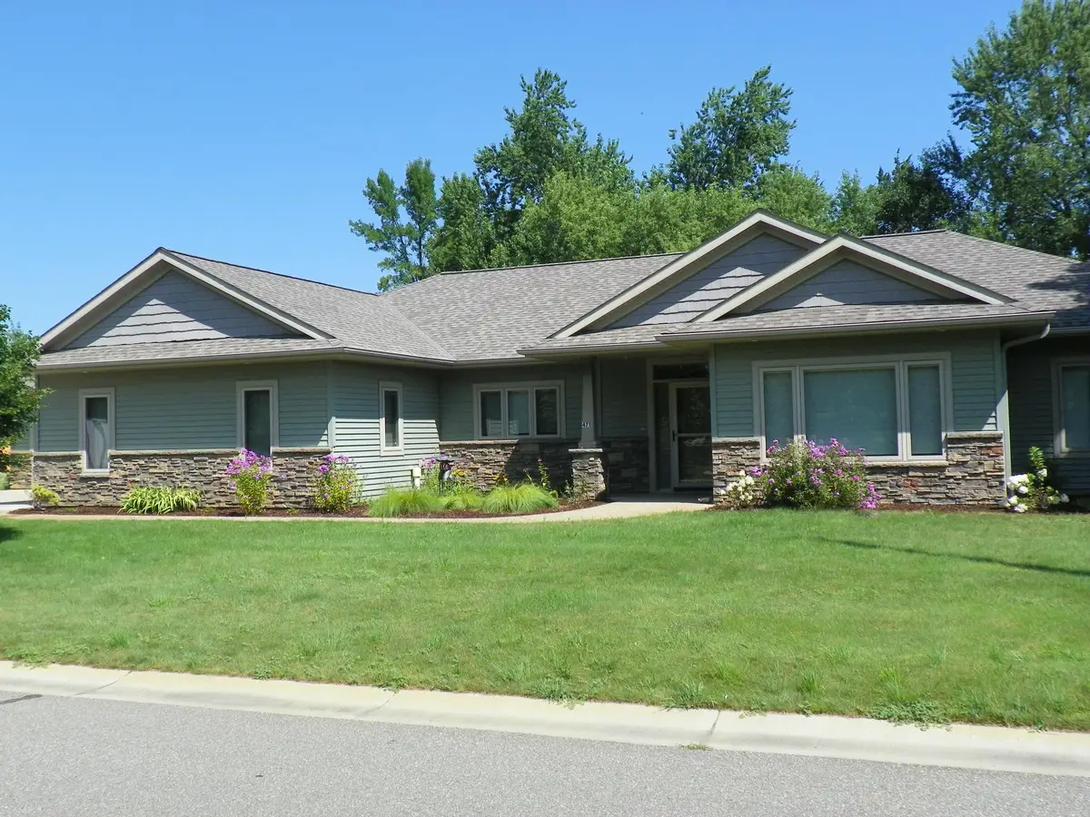 471 Coleman Avenue E, Eden Valley, MN 55329 - #1