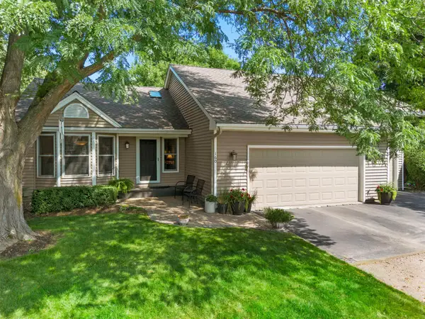 160 Bluff Ridge Court, Chanhassen, MN 55317