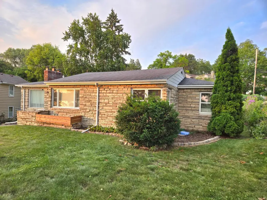 1736 E Shore Drive, Maplewood, MN 55109 - #3