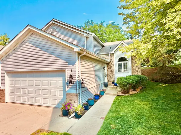 915 Kimberly Lane, Chanhassen, MN 55317