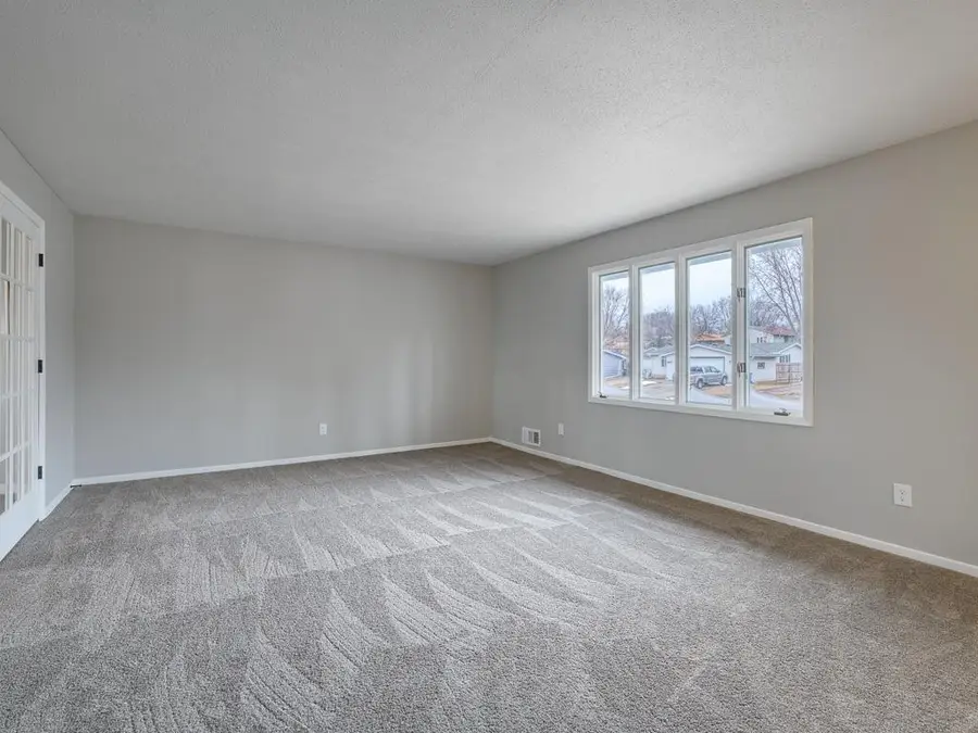 2300 13th Avenue E, North Saint Paul, MN 55109 - #3