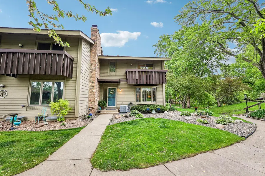 28 Birnamwood Drive, Burnsville, MN 55337 - #2