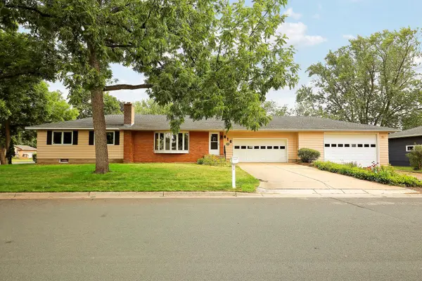 816 Maple Street, Farmington, MN 55024