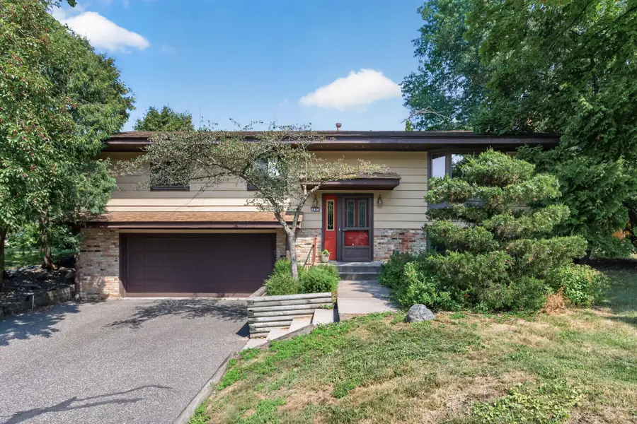 420 N Comstock Lane N, Plymouth, MN 55447 - #2
