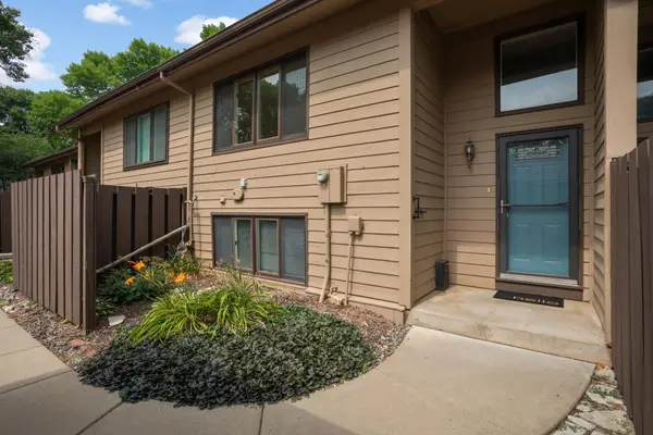 219 W Eagle Lake Drive, Maple Grove, MN 55369