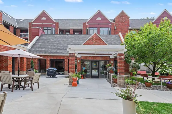 500 County Road B W #204, Roseville, MN 55113