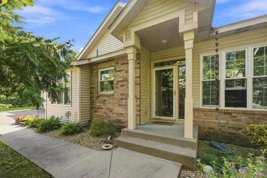 132 Wedgewood Court, Mahtomedi, MN 55115 - #3