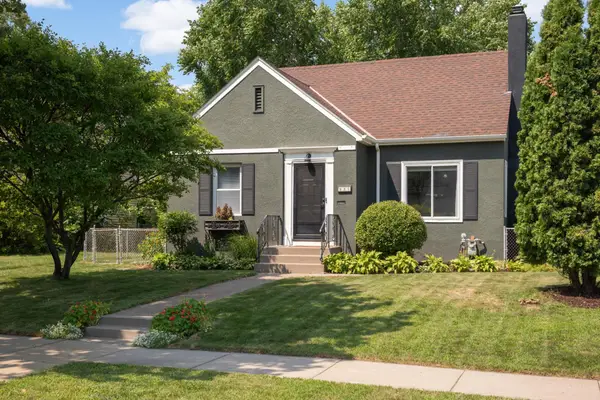 935 Iowa Avenue W, Saint Paul, MN 55117