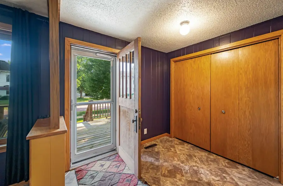 312 W 2nd Street, Blue Earth, MN 56013 - #2
