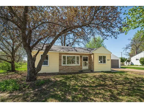 140 Carol Lane, West Saint Paul, MN 55118