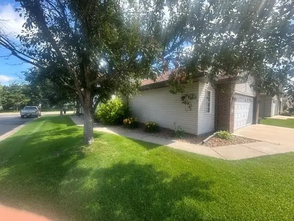1521 Wyldwood Lane Ne, Spring Lake Park, MN 55432