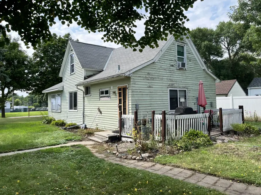 402 N Austin Avenue, Litchfield, MN 55355 - #3